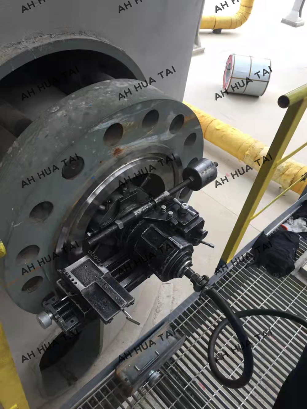 Sealing flange surface machining