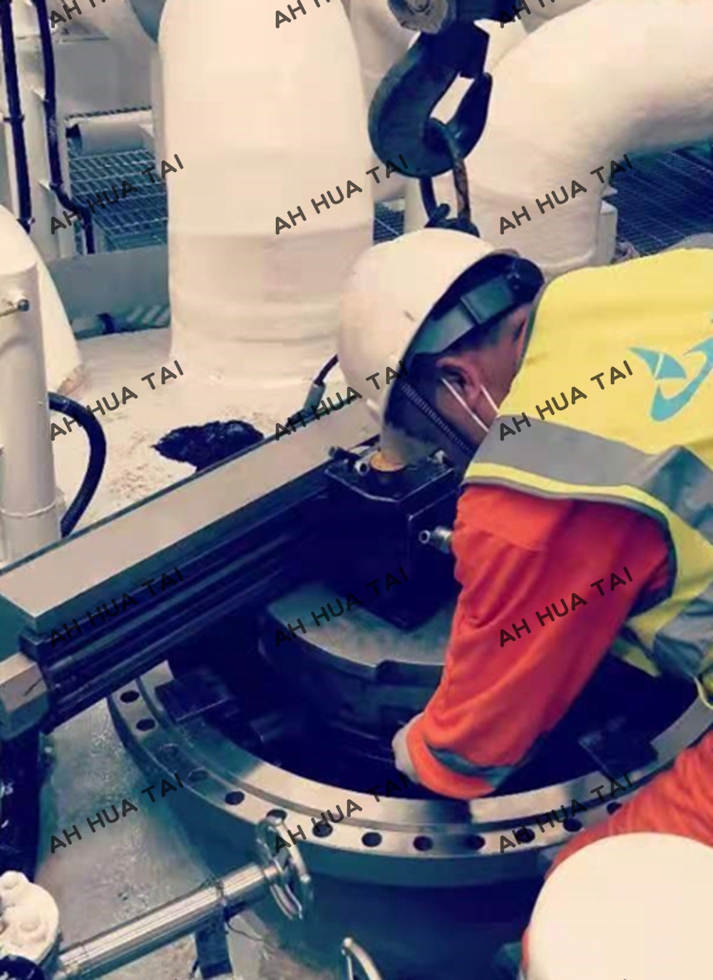 Sealing flange surface machining